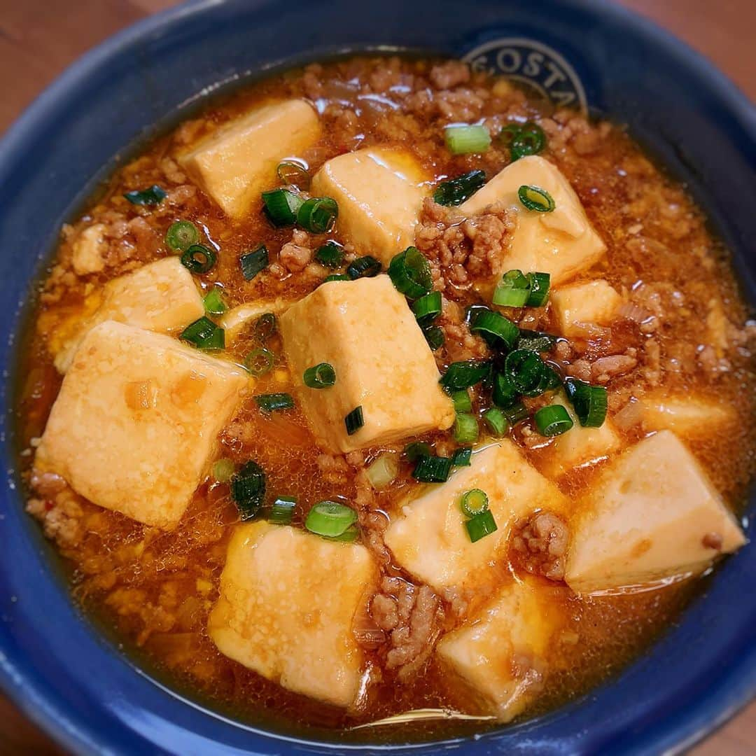 名塚佳織さんのインスタグラム写真 - (名塚佳織Instagram)「⭐︎ 今夜はリクエストご飯で ‎＊真鱈のバター醤油 ‎＊麻婆豆腐 ‎でした(ت)  ‎ジャンル…  バラバラ(´ᆺ`;)ゞ  ‎料理は嫌いじゃないけど… 毎日となると 正直なかなかシンドイ…(˶‾᷄ ⁻̫ ‾᷅˵;)  ‎でも、美味しい♡の一言で、 また作りたいと思える…(´͈ ᵕ `͈)♡  ‎単純だけどw 主婦には単純さも必要♪w  ‎⁦‪#おうちごはん‬⁩ #真鱈 #麻婆豆腐」9月3日 0時57分 - nazuka_kaori424