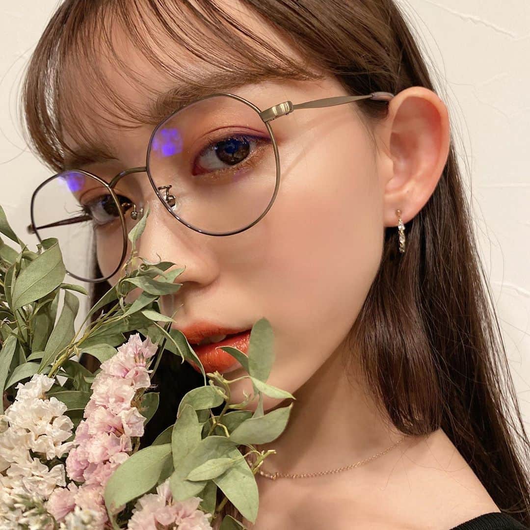 野島樺乃のインスタグラム：「🍁🍁🍁 . . . . . #秋メイク #秋コーデ #テラコッタ」