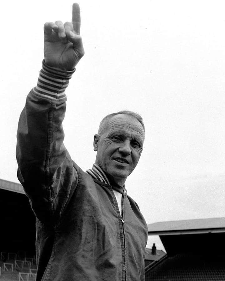 リヴァプールFCさんのインスタグラム写真 - (リヴァプールFCInstagram)「On this day in 1913, the great Bill Shankly was born. A true legend ❤️」9月2日 16時15分 - liverpoolfc