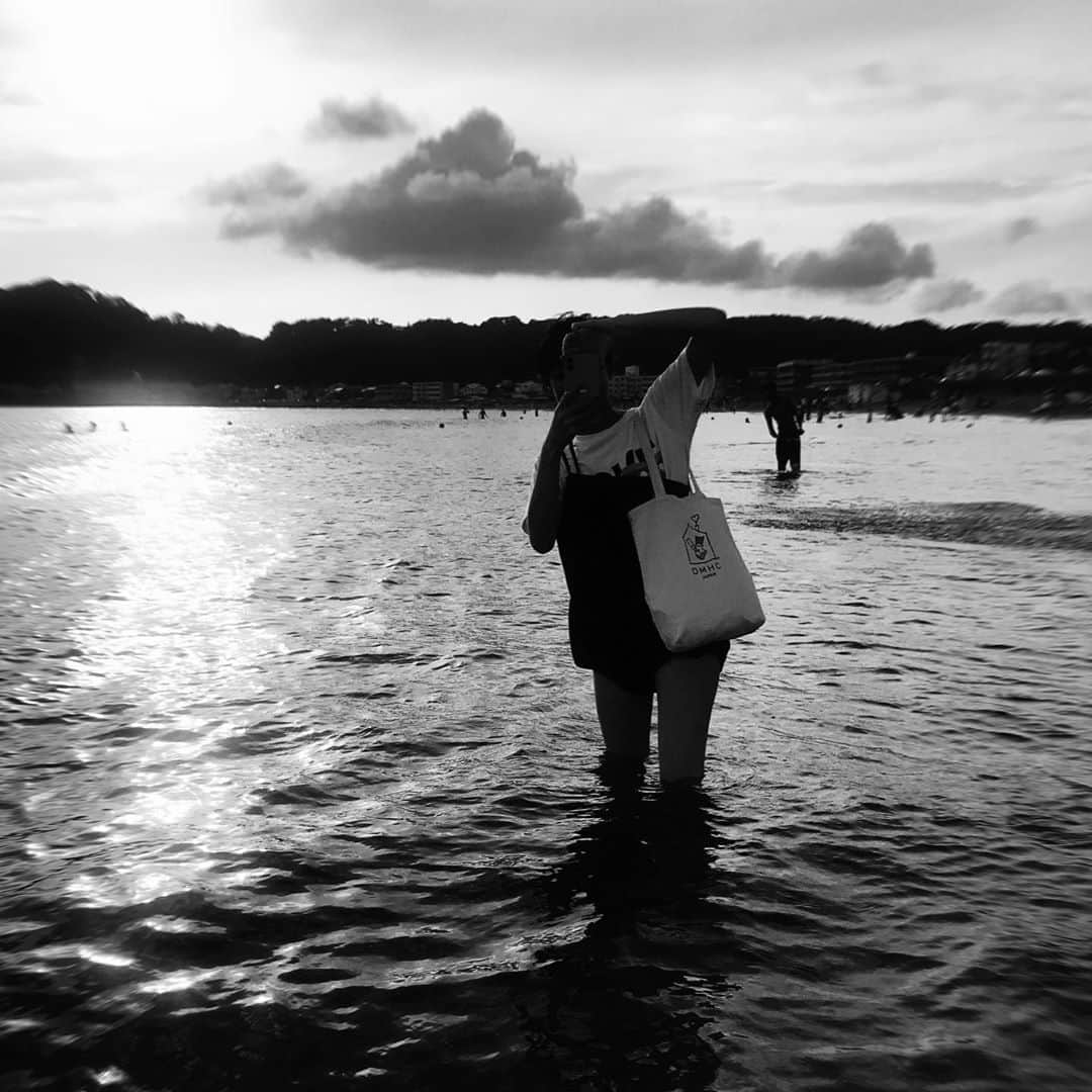 高田夏帆さんのインスタグラム写真 - (高田夏帆Instagram)「手作りショートパンツ in the sea」9月2日 16時21分 - takadakaho