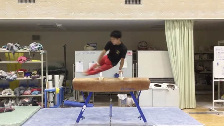 宮地秀享のインスタグラム：「YouTube更新しました！ 2020/09/02 茗溪クラブ班練習を公開します！ 疲労困憊の中みんな早い時間からよく頑張りました😁  プロフィール欄より是非ご覧ください😁  Please check my profile page to get the URL of my YouTube channel.  #YouTube#チャンネル#茗溪#クラブ#茗溪クラブ#茗渓#茗渓クラブ#チーム練習#茨城#スロー#世界初#スーパースロー#スーパー#slow#スロー映像#オリンピック#選考#方法#説明#たくさん#VoLatricks  #snake #cobra  #tricking  #トリッキング #sport #sports  #スポーツ #training」