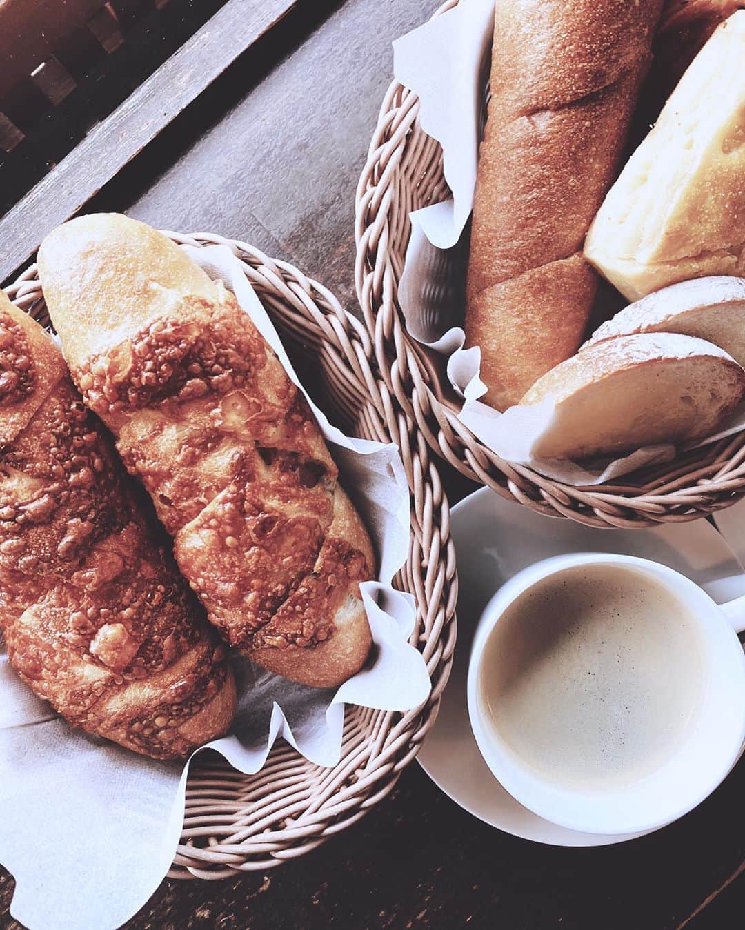 遠海まりこさんのインスタグラム写真 - (遠海まりこInstagram)「Breads ———————————————————————﻿ ﻿   #bread #breads #sosagebread #cheesybread #lovebread #breader #coffeebreak #coffeetime  ﻿ ﻿ ﻿ ﻿ ﻿ ﻿ ﻿ ﻿」9月2日 16時50分 - marikotohmi99