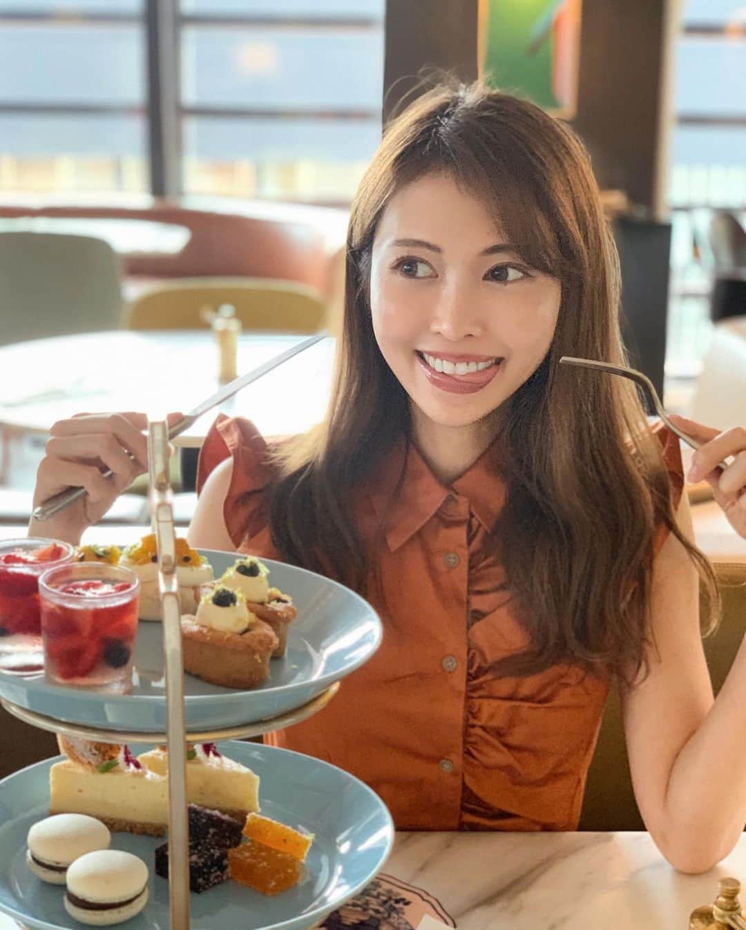 清水愛美さんのインスタグラム写真 - (清水愛美Instagram)「アフタヌーンティー💓 * 誕生日当日は ママとランチ🍽 自分の誕生日だけど、 いつもありがとうの感謝を込めて🎂🎁💐💕 * 産んでくれてありがとう💓 大好きっ😍 * #mybirthday  #自分の誕生日 #感謝　#誕生日は母に感謝の日 #AT #アフタヌーンティー」9月2日 16時59分 - manami_s0902