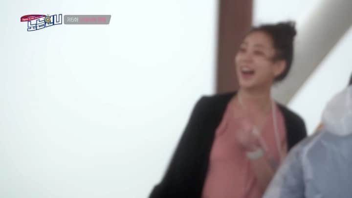 郭珉整のインスタグラム：「언니~ 🙋🏻‍♀️🙋🏻‍♀️🙋🏻‍♀️🙋🏻‍♀️🙋🏻‍♀️ . #오랜만에 #언니들볼때 #젤반가움」