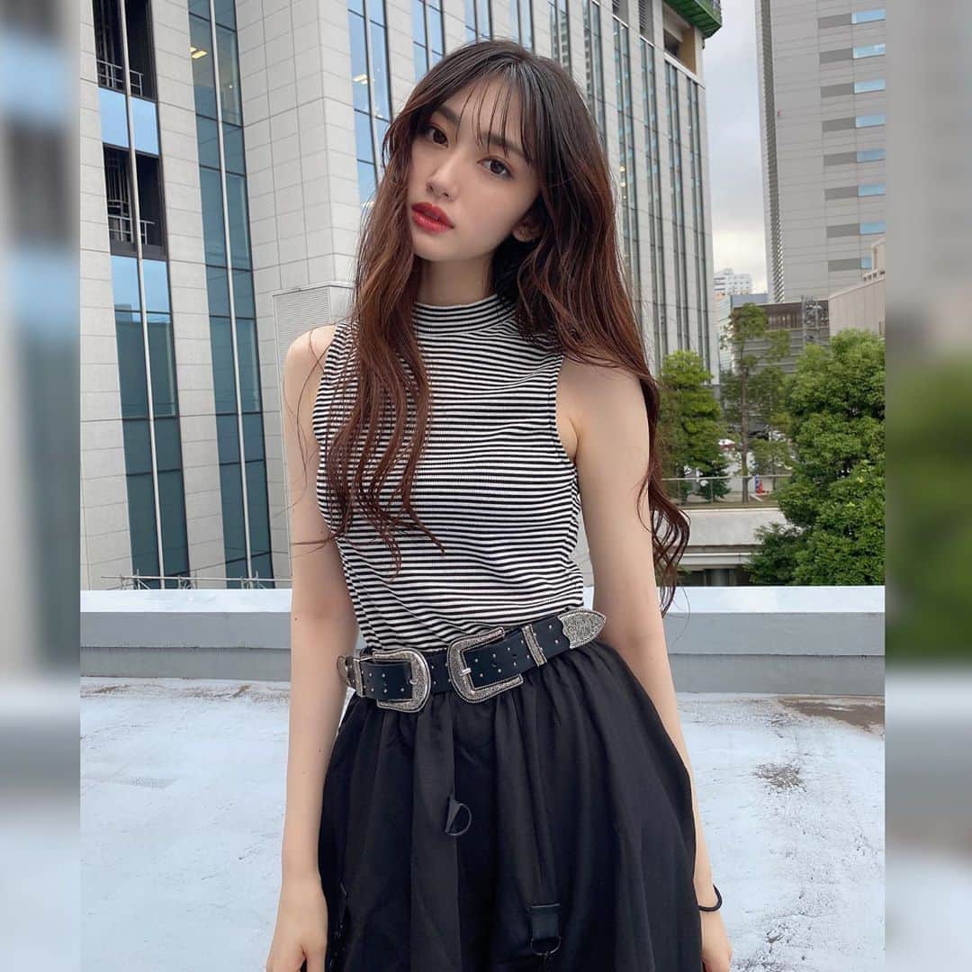 黒田瑞貴のインスタグラム：「🤍 #fashion #ootd #ootdfashion #私服　#コーデ　#屋上　#instalike #instafashion #moussy #メイク」