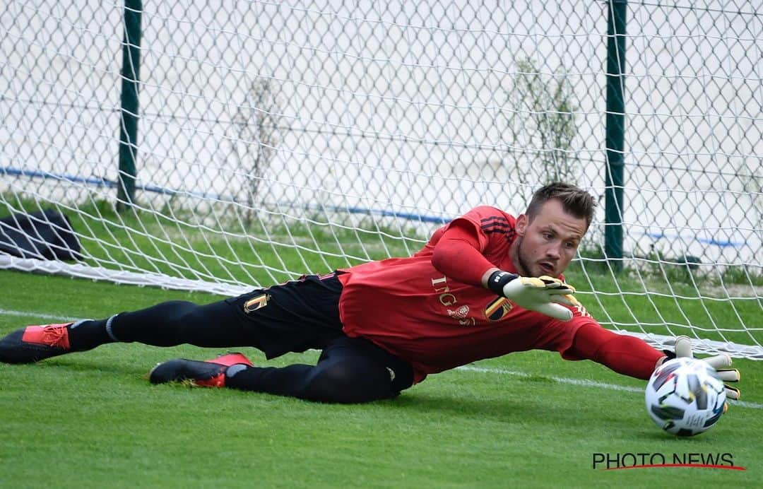 シモン・ミニョレさんのインスタグラム写真 - (シモン・ミニョレInstagram)「Finally back with @belgianreddevils 💪🏻🇧🇪 #Nationsleague #COMEONBELGIUM」9月2日 17時44分 - 22mignolet22