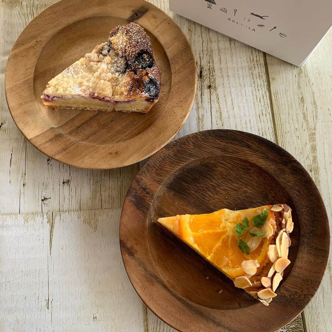 のインスタグラム：「@cochica2012 のタルト🥧 シトラスのとブルーベリーチーズ  サクサクのタルト生地で 美味しかったよ😉  #cochica #スイーツ #タルト　 #カフェ」
