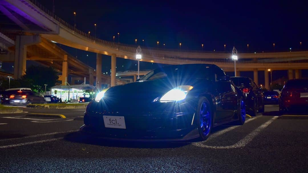 fcl.(エフシーエル)さんのインスタグラム写真 - (fcl.(エフシーエル)Instagram)「.⁣ *********************⁣⁣ Owner様&車種⁣⁣ *********************⁣⁣ @atsuya_fujii2307様⁣ 📍#大黒pa⁣ ⁣ ⁣  #フェアレディZ #Z33 平成20年式⁣ .⁣ #fclフォトコンテスト 応募作品⁣ .⁣ *********************⁣ 取り付け商品⁣ *********************⁣ ヘッドライト：⁣ #fcl純正hid用led化キット 汎用タイプ⁣ .⁣ *********************⁣ Owner様コメント⁣ *********************⁣ 圧倒的な明るさ💡⁣ .⁣ .⁣ .⁣ ▶商品の詳細は写真内のタグをタップ！⁣ またはプロフィールのリンクからどうぞ⁣ →@fcl_ledhid⁣ .⁣ .⁣ .⁣ .⁣ .⁣ #fcl⁣ #エフシーエル⁣ #車のある風景⁣ #愛車のある風景⁣ #車撮影⁣ #車好き⁣ #車好きと繋がりたい⁣ #車好きな人と繋がりたい⁣ #車の写真が好きな人と繋がりたい⁣ #愛車撮影⁣ #車のある生活⁣ #愛車自慢⁣ #愛車紹介⁣ #ドライブ好きな人と繋がりたい⁣ #愛車エアオフミ⁣ #愛car部⁣ #車撮影スポット⁣ #愛車撮影スポット⁣ #fairladyz⁣ #スポーツカー⁣ #フェアレディz33⁣ #350z⁣ #350znation⁣ #vqnation⁣ #首都高」9月2日 18時00分 - fcl_ledhid