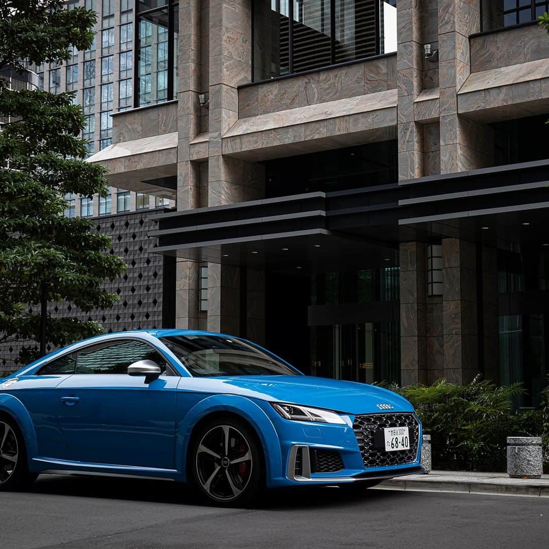 Audi Japan Sales / アウディジャパン販売さんのインスタグラム写真 - (Audi Japan Sales / アウディジャパン販売Instagram)「レーシングスポーツの遺伝子を受け継ぐ、エレガンスなピュアスポーツカー #AudiTTS。 安定したコーナリングとダイナミックな加速を #AJS で体感して。  #AJS の公式YouTubeチャンネルでは「Audi TT/Audi TTS ダイナミズムと独自のデザイン哲学」を配信中です。ぜひご覧ください。 @audi.japan.sales  #Audi #TTS #myaudi #audistyle #car #アウディ #ドライブ #車 #愛車 #外車 #ドイツ車 #車好き #車好きな人と繋がりたい #アウディ女子 #車好き男子」9月2日 18時00分 - audi.japan.sales