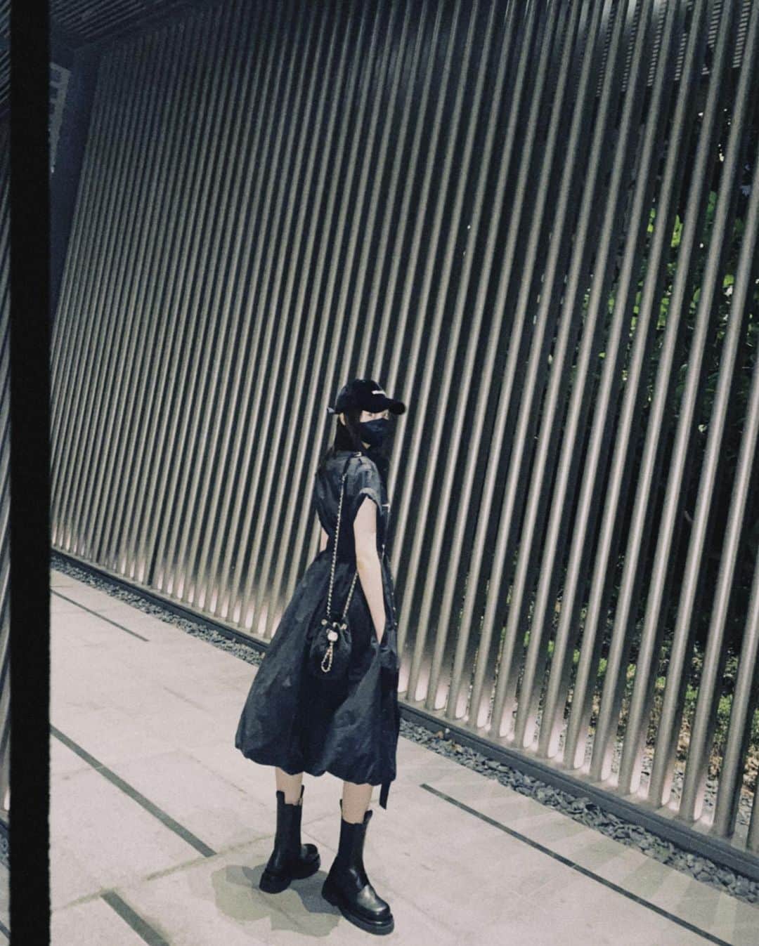 クアン・シャオトン（Guan Xiaotong）のインスタグラム：「🖤💎」