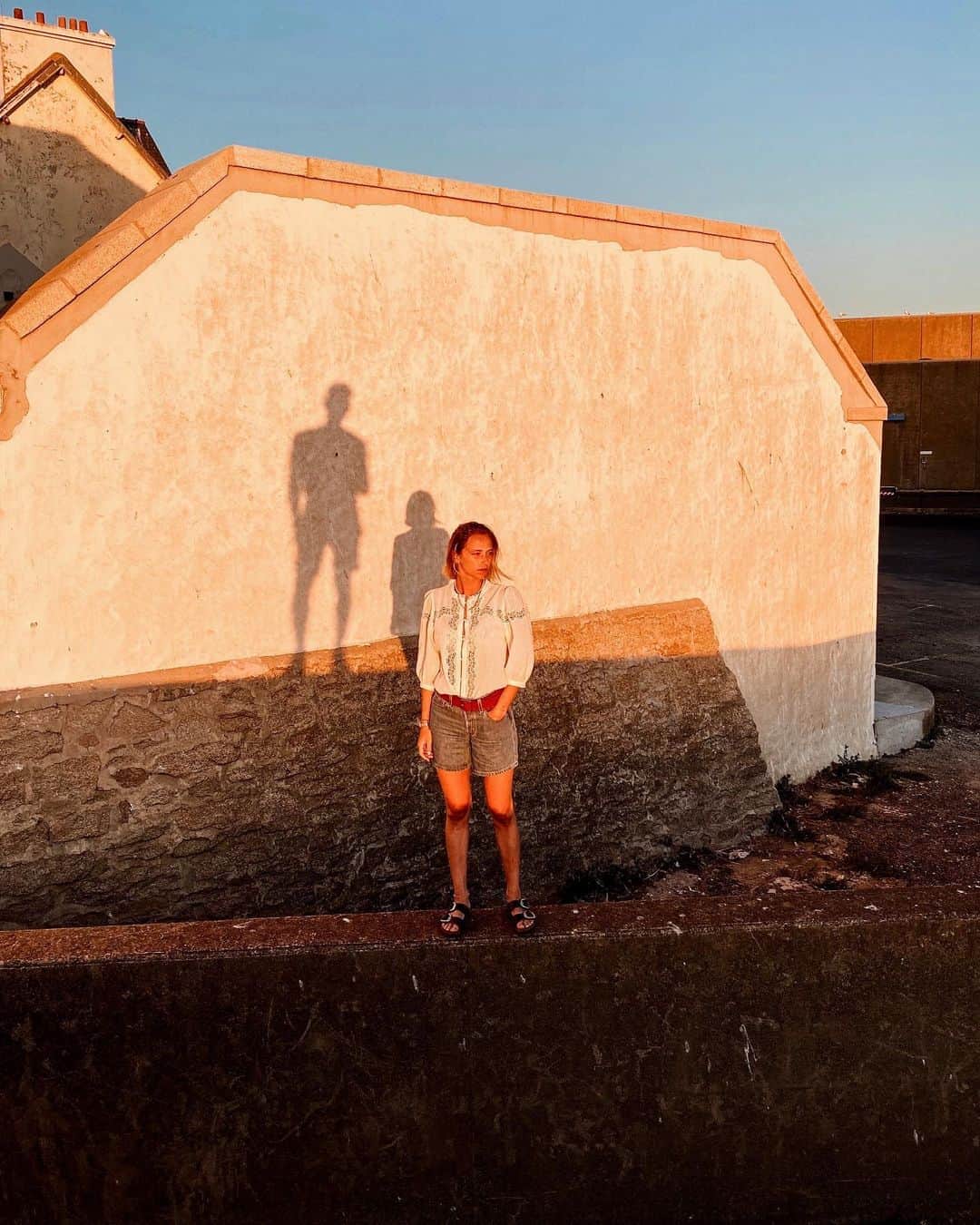 NICOLAS SIMOESのインスタグラム：「Sunset shadows.」