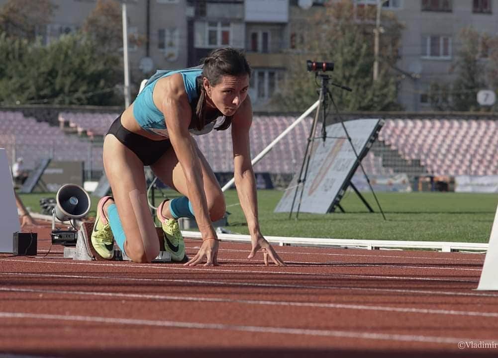 アリーナ・ログビネンコのインスタグラム：「The last preparation. There is no way back!!   #trackandfield #Ukraine #400m #competition #final」
