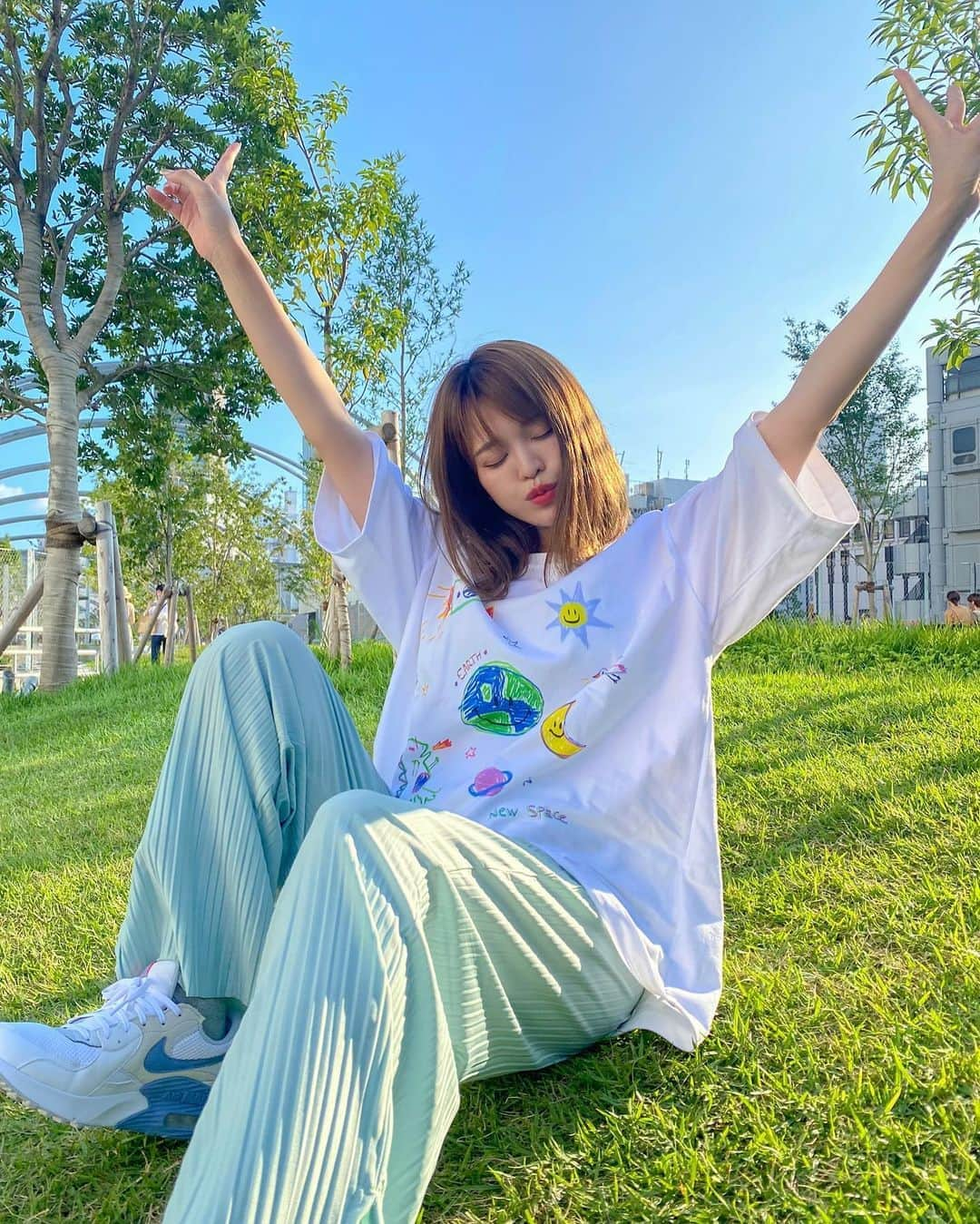 ななぴさんのインスタグラム写真 - (ななぴInstagram)「Tシャツかわいー❤︎❤︎❤︎ もう夏は終わるのかなー？涼しくなってきたね😳」9月2日 18時27分 - __nanapgram__