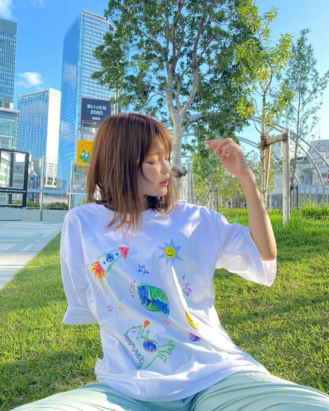 ななぴさんのインスタグラム写真 - (ななぴInstagram)「Tシャツかわいー❤︎❤︎❤︎ もう夏は終わるのかなー？涼しくなってきたね😳」9月2日 18時27分 - __nanapgram__