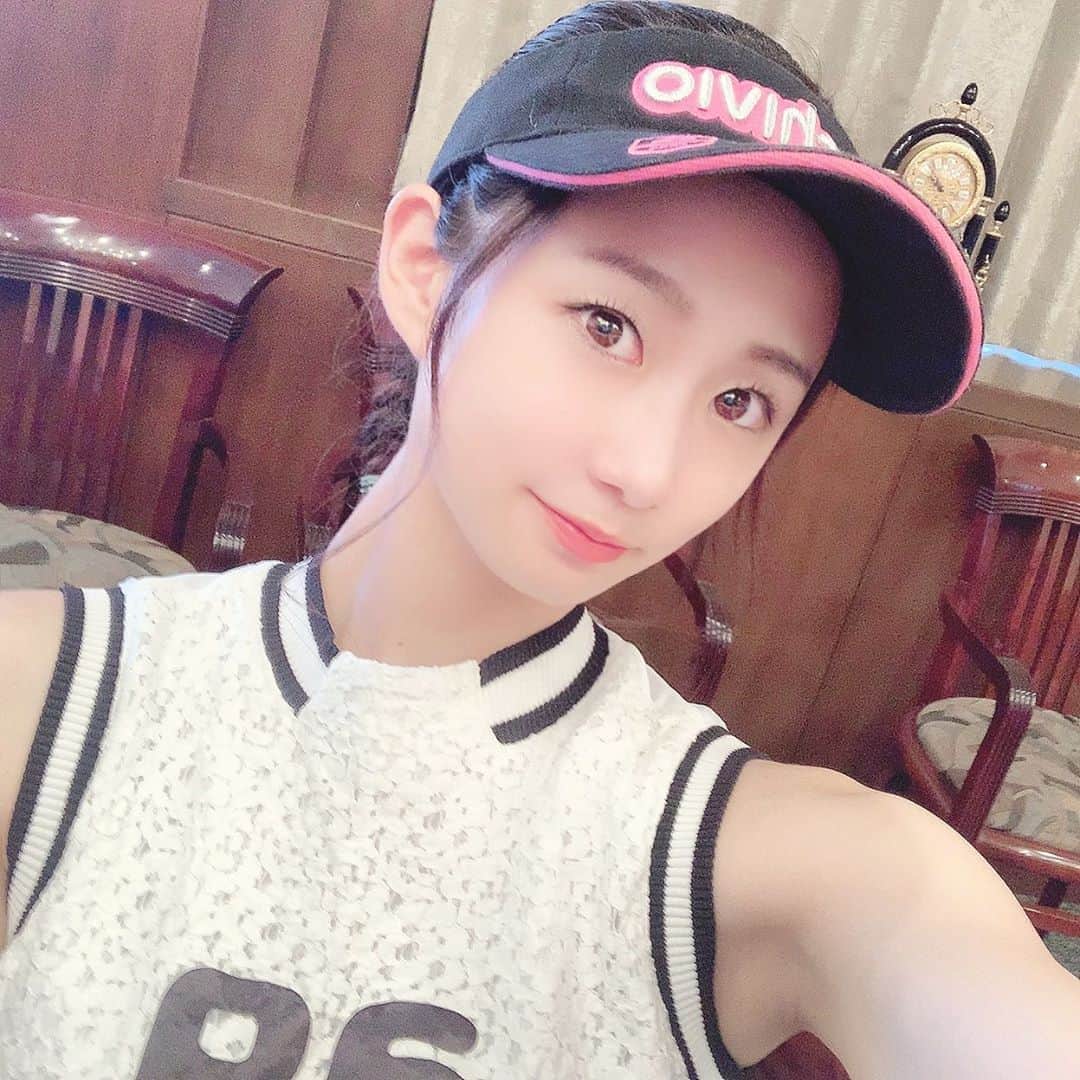 筒井萌子のインスタグラム：「* 先日のゴルフ番組の収録の時🏌️‍♀️⛳️ 放送は秋頃🌰になりそう𓂃 𓈒𓏸❁⃘ 気長に待っててね〜◡̈♥︎ ┈┈┈┈┈┈┈┈┈┈┈┈┈┈┈┈┈┈┈┈ wear⇒ @archivio.official_online  ┈┈┈┈┈┈┈┈┈┈┈┈┈┈┈┈┈┈┈┈ ・ #筒井萌子 #女優 #actress #モデル #model #岡山  #shooting #instagood #instalike #撮影 #followme #instalike #ゴルフ #ゴルフ女子 #ゴルフコーデ #골프 #좋아요반사 #좋아요그램 #좋아요환영 #데일리그램 #패션 #오오티디 #카페  #コンバースゴルフ #アルチビオ #archivio」