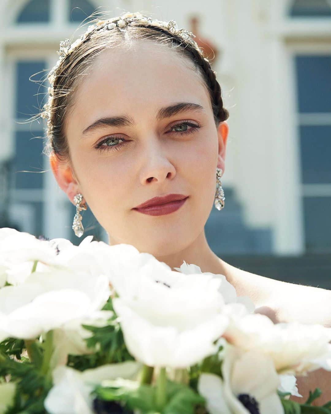 JUNOのインスタグラム：「Maria Elena  母親のMariaが 娘の結婚式のために アクセサリーを作ったことから 誕生したブランド “Maria Elena”  シンプルからキャッチーまで 幅広いデザインを提案しながら、 クリスタルやパールのオーセンティックな素材を用いた 素晴らしいクオリティから どのアクセサリーも繊細でエレガント  必ずあなたの運命の1着にふさわしい アクセサリーに出会えるブランドです  #inesdisanto﻿ #MARCHESA﻿ #antonioriva﻿ #naeemkhan﻿ #inmaculada﻿ #kennethpool﻿ #zacposen﻿ #juno﻿ #junowedding﻿ #wedding﻿ #weddingdress﻿ #viktorandrolf ﻿ #ジュノ﻿ #ウエディング﻿ #ウェディング﻿ #ウエディングドレス﻿ #ウェディングドレス﻿ #ドレス﻿ #プレ花嫁﻿ #2020春婚﻿ #2020夏婚﻿ #2020秋婚﻿ #福岡花嫁﻿ #東京花嫁﻿ #九州花嫁﻿ #関東花嫁﻿ #神社挙式﻿ #神前式」