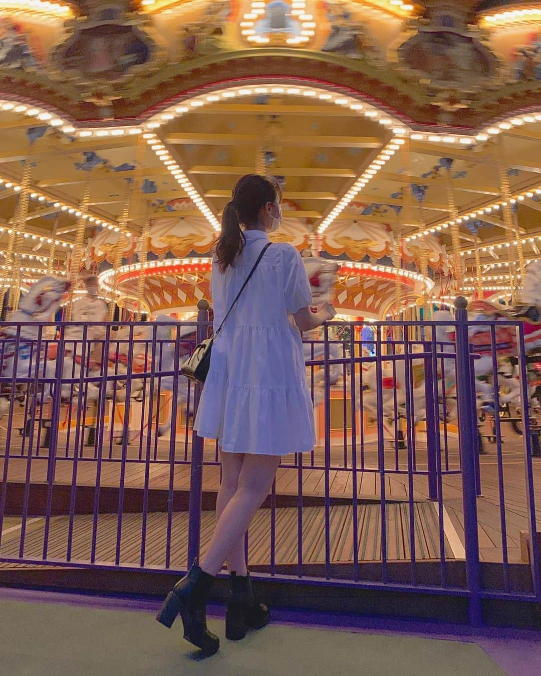 関根ささらさんのインスタグラム写真 - (関根ささらInstagram)「🎠✨🎪💫🎠 . . アプリを使わずにエモい写真を撮る。📷😏💗 . . #tokyodisney #tokyodisneyland #東京ディズニーランド #tdl #tdr #tokyodisneyresort #東京ディズニーリゾート #キャッスルカルーセル #castlecarrousel #disney #disneyoutfit #disneyphoto #disneyphotos #outfits #ootd #outfitoftheday #disneyfashion #GUコーデ #GU」9月2日 18時53分 - sasarasekine