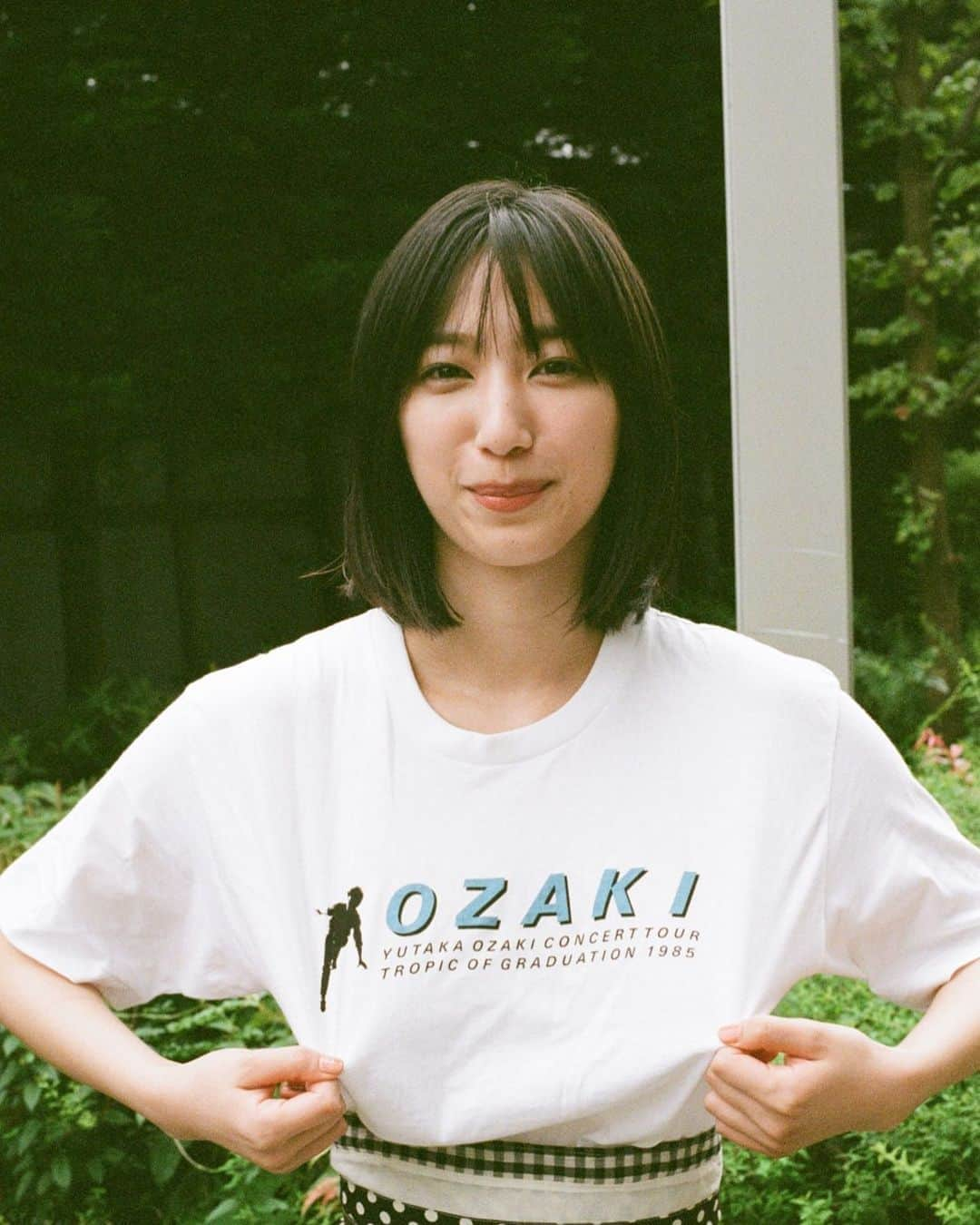 坂東希さんのインスタグラム写真 - (坂東希Instagram)「OZAKI さんの Tシャツもろた。 突っ込んでほしくてニヤけ顔  LIVE ONLINE絶賛リハ中です、 私が好きな懐かしい曲も 沢山入ってて嬉しいけど、 振り思い出すのに必死な毎日です笑」9月2日 19時00分 - nozomibando_official