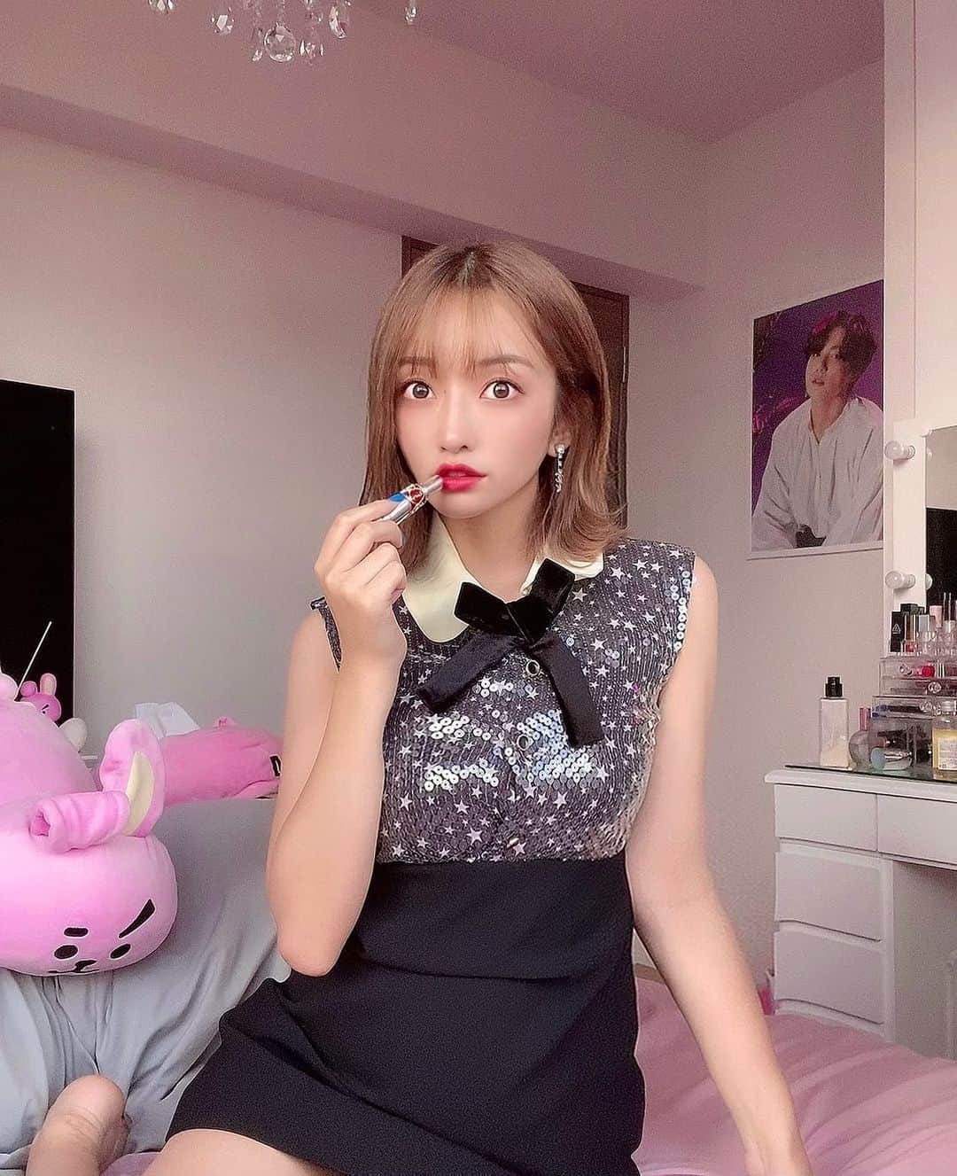 ERENAのインスタグラム：「お仕事準備💋💄🎀」