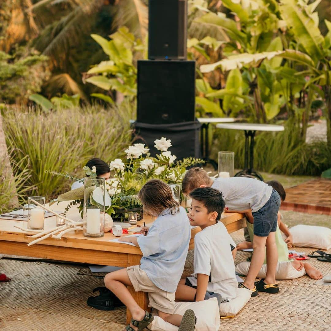 Jennifer Bachdimさんのインスタグラム写真 - (Jennifer BachdimInstagram)「I wanna dance with somebody 🎶❤️  . . Precious moments from @ibachdim belated birthday party ❤️🥰  . . Biggest thank you to everyone who made this happen :   Venue  @thegarcia.ubud & @ksunarestaurant  MC & Band  @ras_talent  Decor @florabotanicadesigns  Event organizer @glowplanner  Neon @neonletterbali  Soundsystem @rhunosbali  Photography @claus_schmidtt Make up @renasohanimakeup」9月2日 19時27分 - jenniferbachdim