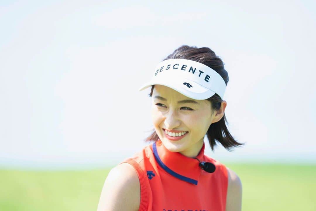 のインスタグラム：「- 「ほくそ笑んでる」という言葉を 昨日初めて知りました😳 みんな知ってた？🧐❤️  #ゴルフ女子 #ゴルフ男子 #ゴルフコーデ #スポーツ女子  #ゴルフウェア #スポーツ #golf #골프 #골프스타그램 #골프장 #라운드 #골프스윙 #골프사랑 #골프레슨 #아이언샷 #스크린골프  #トレーニング #トレーニング女子 #筋トレ #筋トレ女子 #golfstagram #golfswing #プレ花嫁 #girlsgolf」