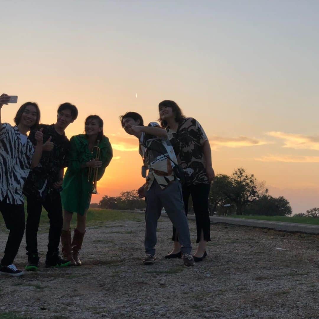 山崎千裕のインスタグラム：「#2020_march  #texas #Llano  #Bandmembers #performing #liveband #ROUTE14band #music #musicvideo #backstage #musiclover #mahal  #Japanese #instrumental #band  #Piano #drums #bass #guitar #trumpet #trumpeter #trumpetplayer #trumpetlife #trumpetband」