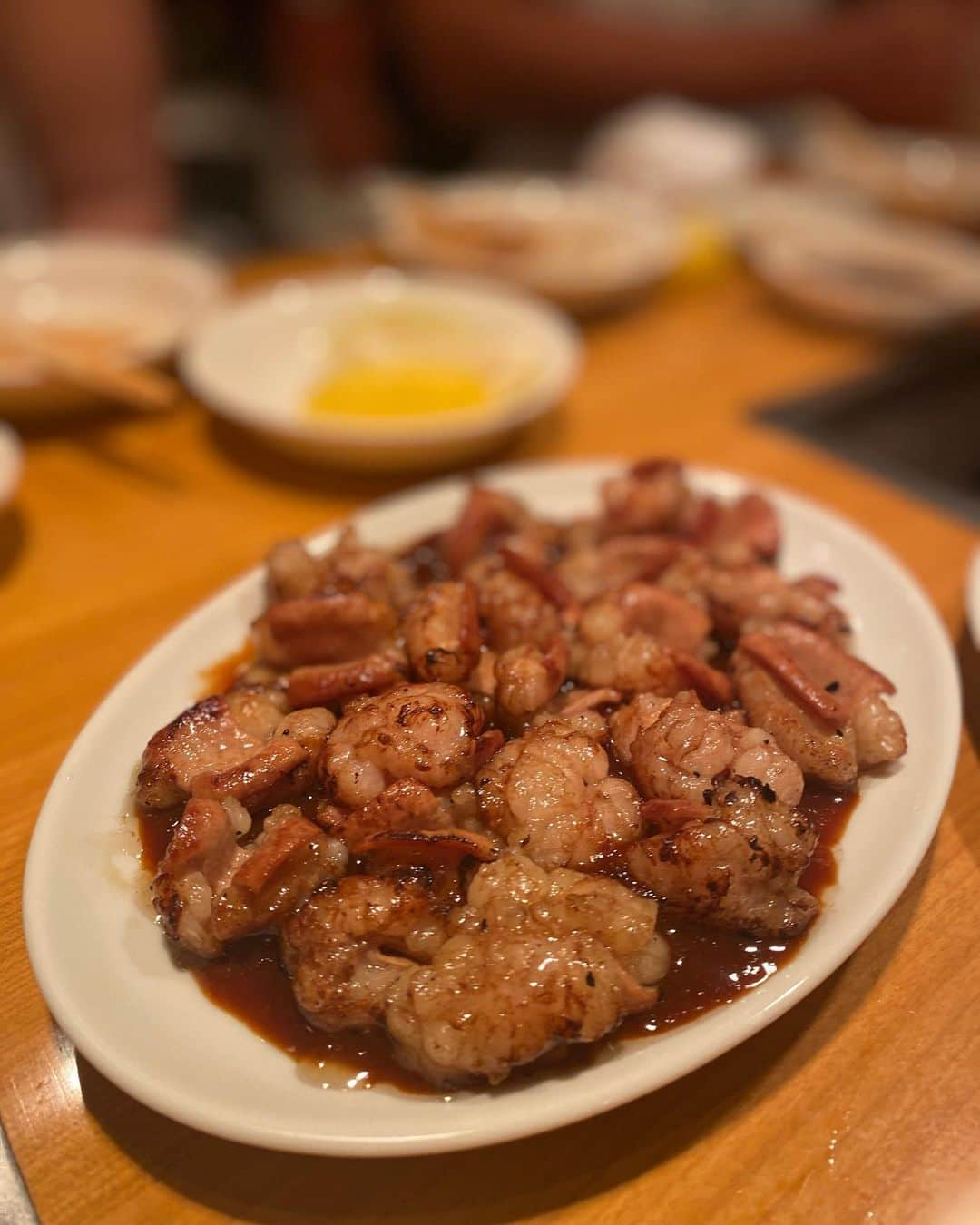 工藤ジェニファー茉侑さんのインスタグラム写真 - (工藤ジェニファー茉侑Instagram)「夏の夜が好き🌈🧡 暑すぎるのは嫌だけどまだまだ夏終わって欲しくないなぁ😋🍦  焼肉は年中無休で食べたいけど夏が1番美味しく感じる気がする🤔🥩🧡  四谷三丁目の老舗焼肉店　#名門  コスパ良いとは言えないけどこれぞ焼肉ってかんじの雰囲気と味で、ハラミと骨付きカルビと名物ホルモンで満足です😋❤️  #ダイエット　#ダイエットメニュー #グルメな人と繋がりたい  #居酒屋　#居酒屋ごはん　#お酒好きな人と繋がりたい #お酒好き女子 #ビール　#ビール女子 #ビール好きな人と繋がりたい #渋谷グルメ #池尻大橋グルメ #お洒落さんと繋がりたい #お洒落な人と繋がりたい　#料理好きな人と繋がりたい　#beer #グルメ好きと繋がりたい #ソジュン 焼肉　#焼肉好きな人と繋がりたい #焼肉　#ホルモン　#ホルモン好き　#焼肉名門　#四谷三丁目　#四谷三丁目グルメ #荒木町グルメ #荒木町　#夕焼け　#空が好きな人と繋がりたい」9月2日 19時31分 - jennifermayu_s