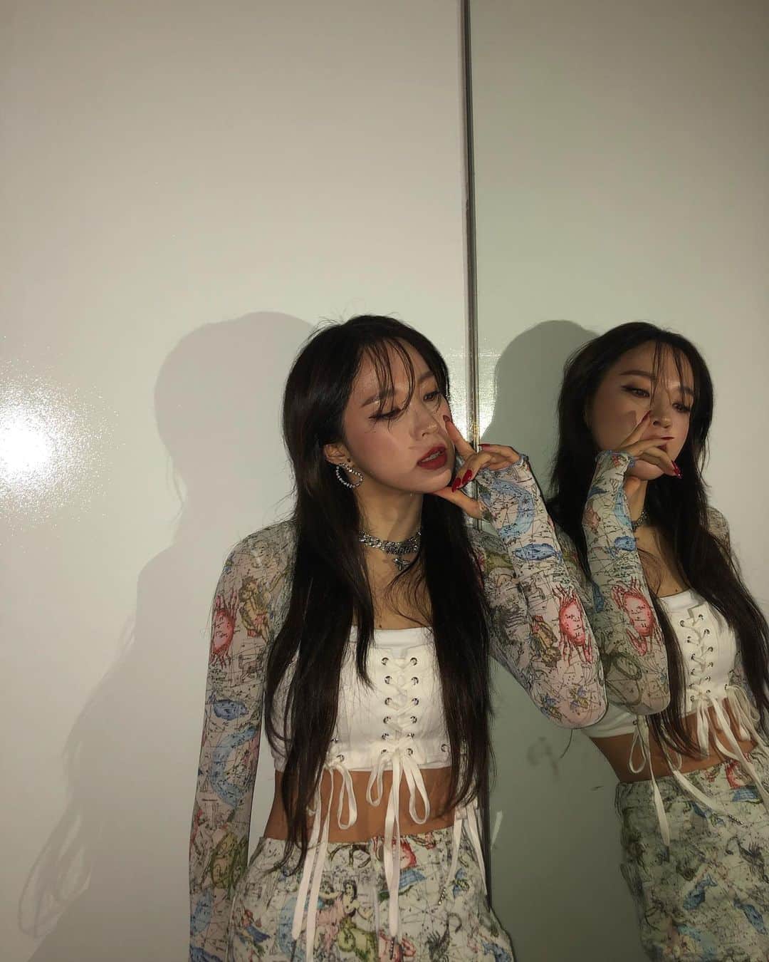 チョン・ジユンのインスタグラム：「오늘 느낌 🤟 태풍조심해요 다들🥺」