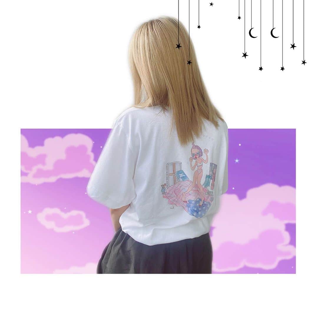 杉山優華のインスタグラム：「🐋🐋🐋 . . . 大好きなkumiさんのTシャツが届きました🥺🥺🥺 繊細でずっと見てても見足りない可愛い女の子☁️ . . 大切にたくさん着ます🐋💓 . .  #follow #followme #likeforlike #follow4follow #f4f #likeforfollow #like4follow #likeforlikes #followers #like4likes #follower #following  #followalways #follow4like #follow4followback #フォロー #フォローミー #フォロワー #フォロミー #フォロワー募集 #いいね #instagood #instagram #instafashion #instagramjapan #instalike #ファッション #love #photooftheday  #fashion」