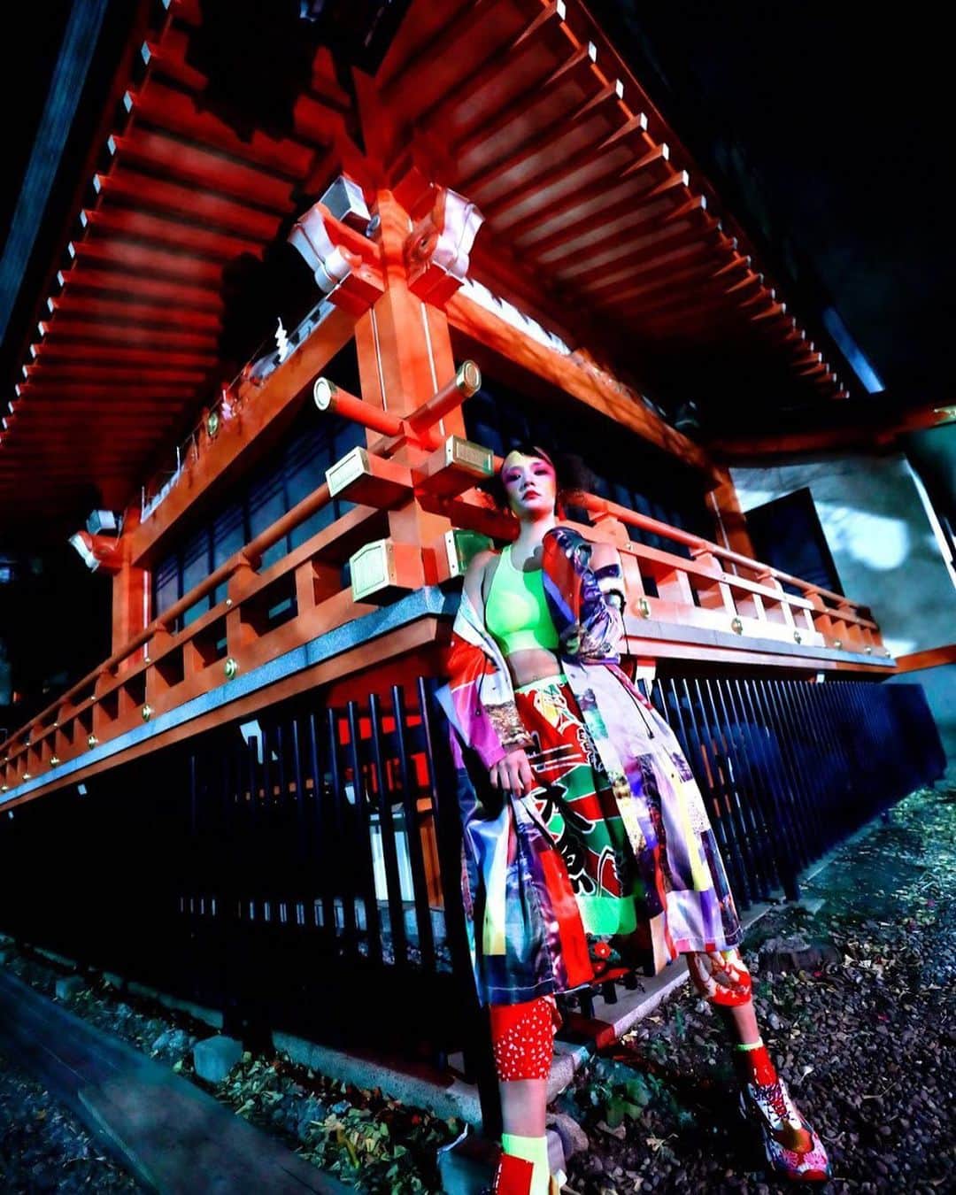 加賀美セイラさんのインスタグラム写真 - (加賀美セイラInstagram)「#Tokyo #Shinjuku #temple #kimono #ModernFashionStyle @norysatou @chasekphotos」9月2日 19時50分 - serakagami
