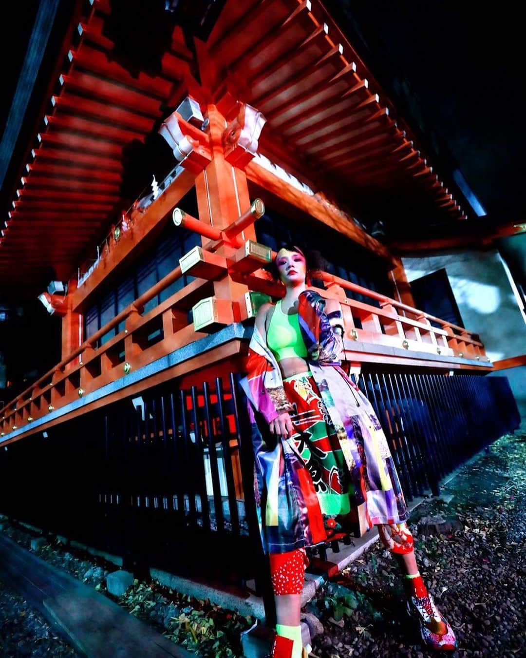 加賀美セイラのインスタグラム：「#Tokyo #Shinjuku #temple #kimono #ModernFashionStyle @norysatou @chasekphotos」