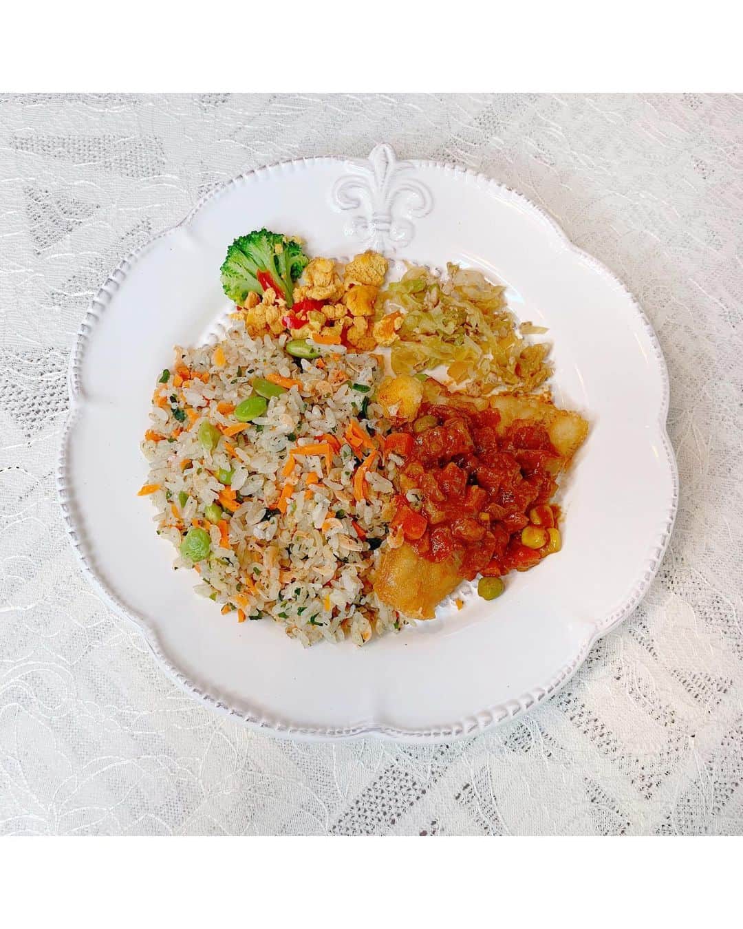 沢井里奈さんのインスタグラム写真 - (沢井里奈Instagram)「⠀ ⠀ @fitfood_home さんの おかずプレートとサプリごはんを 試食させていただきました🍽🌹✨ 　 一流シェフが手作りした無添加の食事を レンジでチンするだけでいただけて 無添加、低糖質、低カロリー、 栄養たっぷりで嬉しい🥺✨ とっても美味しかったです☺️💓💓 　 　 #fitfoodhome #フィットフードホーム」9月2日 19時51分 - sawairina