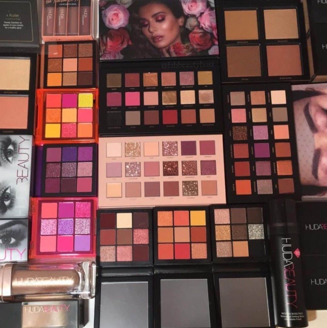 のインスタグラム：「QUICK! 👏 If you had to choose only one palette to wear the rest of the year, which would it be?!👇💖   Shot by: @fabbeautyboss  #hudabeautyshop #hudabeauty」