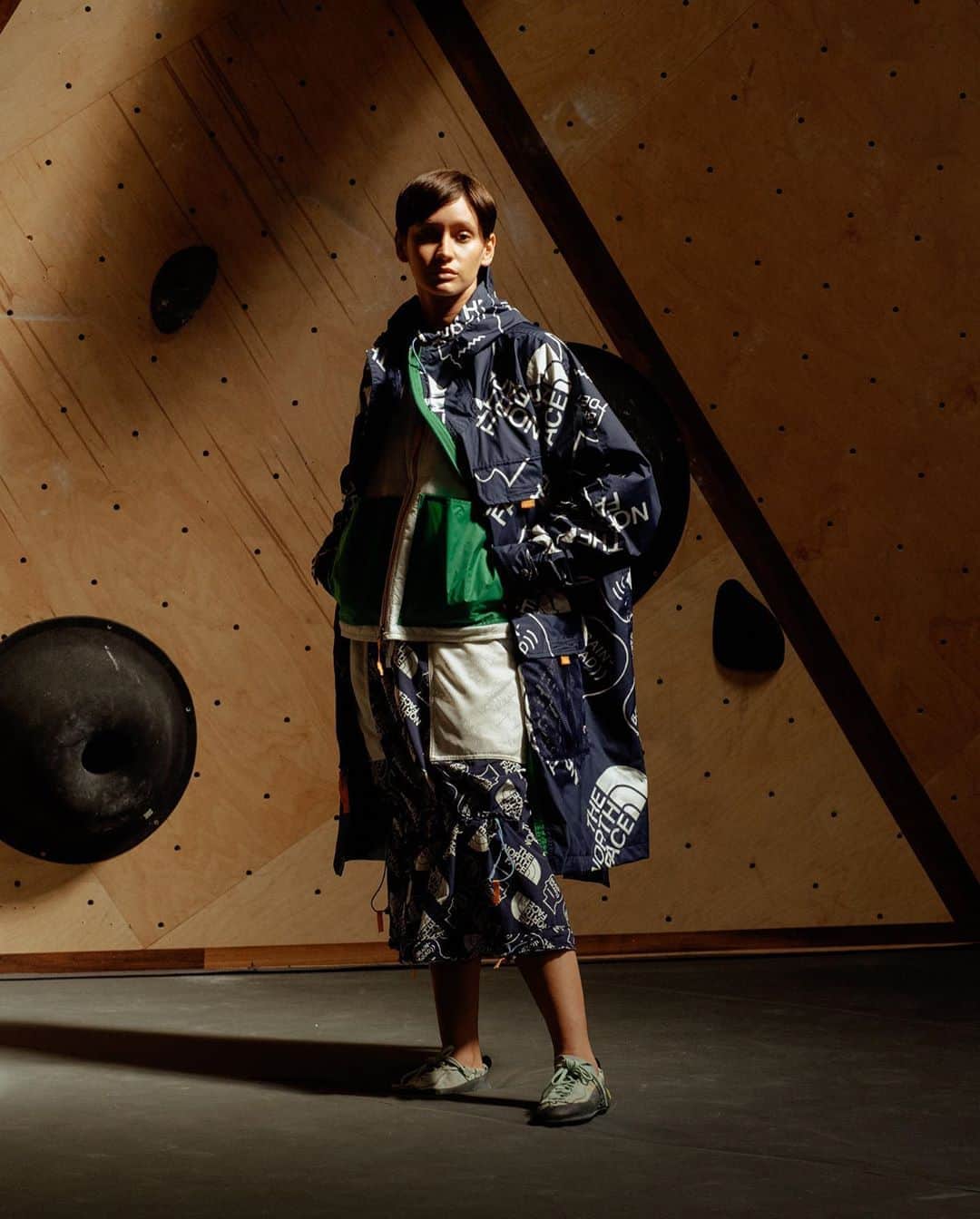 のインスタグラム：「Brain DeadとThe North Faceのコラボレーションアイテムを、9月4日(金)11:00よりGoldwin Web Storeにて抽選販売致します。  詳細は以下のURLよりご確認ください。  https://www.goldwin.co.jp/ap/s/s?rows=80&sort=fsdt+desc,rk+desc&fq=bd:GDW01&fq=tags:20SS_TNF_BD&pi3=5932&fq=bd:GDW01  @wearebraindead × @thenorthfacejp」