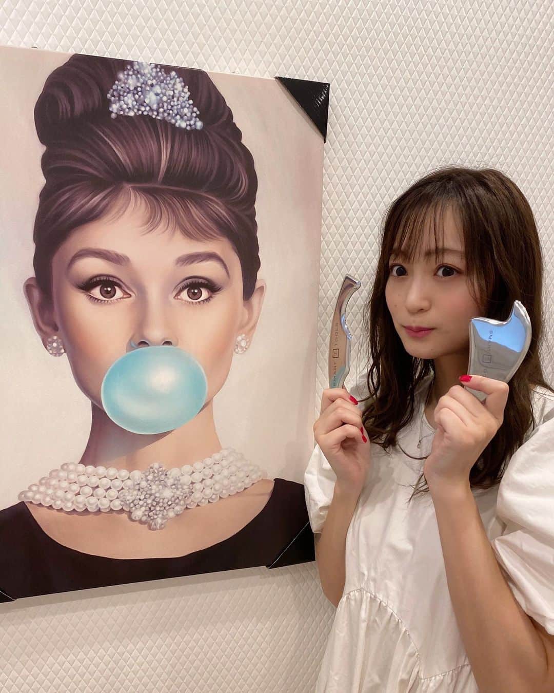 のインスタグラム：「. 最近ボディメンテナンスでGraceMoon(@gracemoon.shinjuku)さんにお世話になってます💓 . 機械かけた後にスマートツールを使う施術が私には合ってるみたいで、毎回効果抜群〜🥺 定期的にはもちろん、大事な仕事の前には絶対行くようにしてるの。 他にも色んなメニューがあるからぜひ行ってみてね💕 . . #onepiece : #ZARA . . #gracemoon #エステ #キャビフル #スマートツール #esthetic #smarttool #audreyhepburn #新宿 #shinjuku #自分磨き #💆‍♀️」