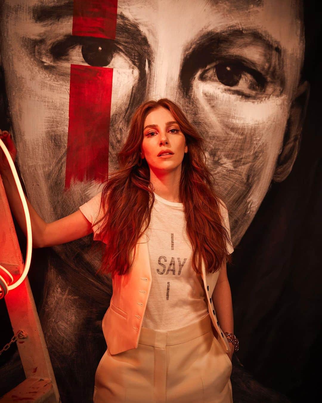 Elcin Sanguのインスタグラム：「L’officiel eylül sayısı 🤫  @gayesokmenajans  Röportaj: @baglankeskin Moda editörü: @ceylanatinc  Fotoğraf: @bestezeybel  Makyaj: @hamiyetakpinar  Saç : @feritbelli」