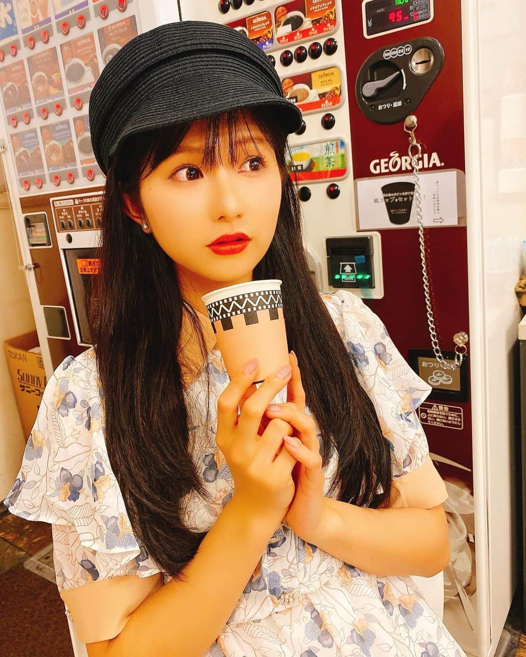 谷川愛梨のインスタグラム：「Coffeeでいっぷく☕️」