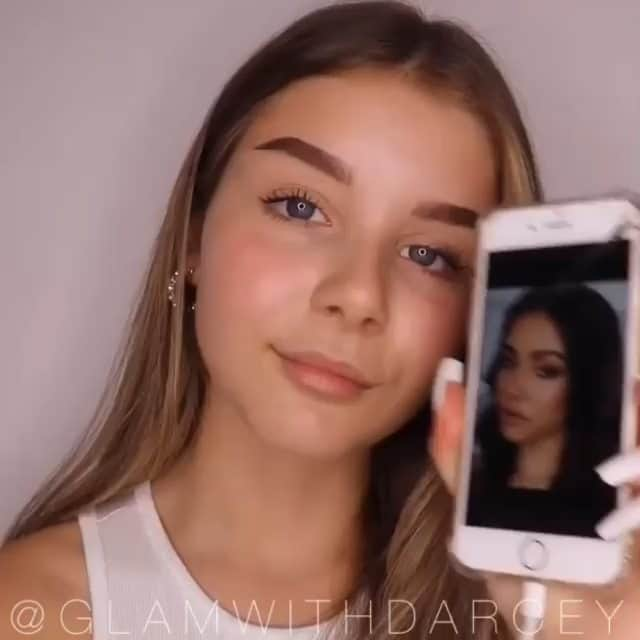 Makeup Clipsのインスタグラム：「Yay or Nay?  Follow @makeup_clips for daily amazing makeup tutorials.💄 .  Credit: @glamwithdarcey」