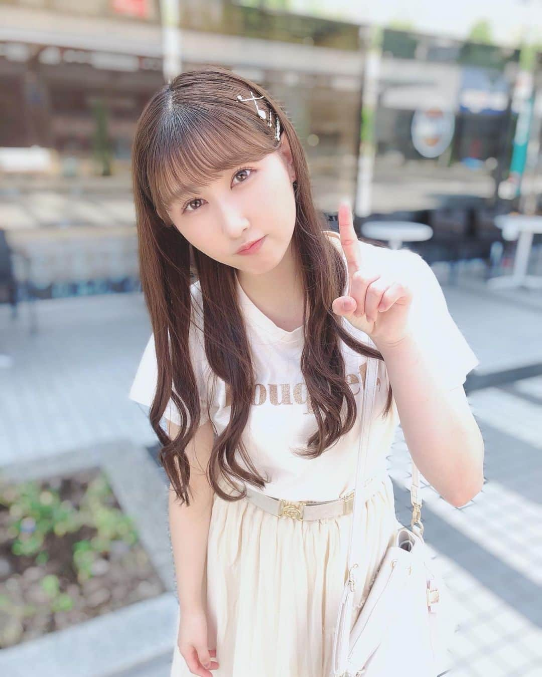 山本杏奈さんのインスタグラム写真 - (山本杏奈Instagram)「☁️🥞☁️ 初デート。。。  ＊T-shirt＆belt→ #エージープラス  #杏コーデ」9月2日 20時48分 - yamamoto_anna_