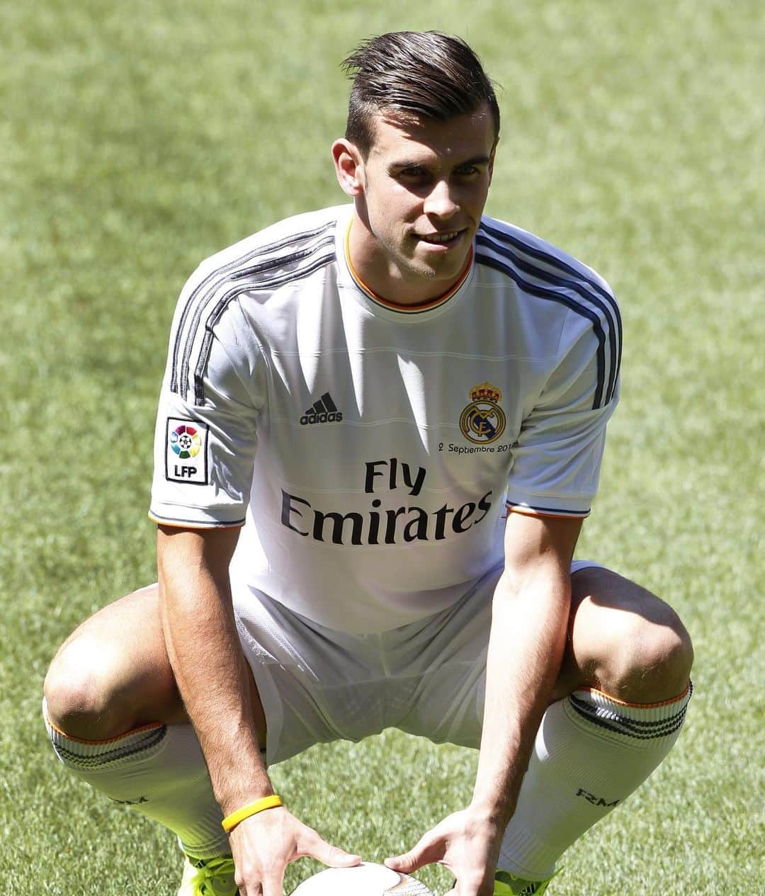 LFPさんのインスタグラム写真 - (LFPInstagram)「02/09/2013 🤍🔙🏴󠁧󠁢󠁷󠁬󠁳󠁿  📸 7 years ago today, @garethbale11 was unveiled as a new @realmadrid player!   📸 Hace 7 años, ¡el Real Madrid presentaba a Gareth Bale!   #OnThisDay #Bale #RealMadrid #LaLigaSantander #LaLiga #LaLigaHistory」9月2日 20時45分 - laliga