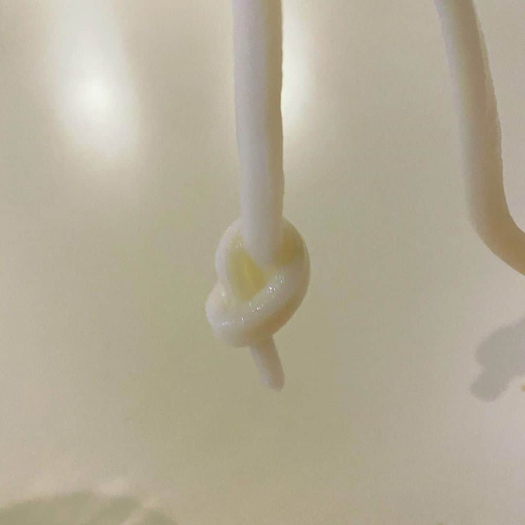 のインスタグラム：「茹でたうどんが結ばれてたー！ なぜだー？ 奇跡！」