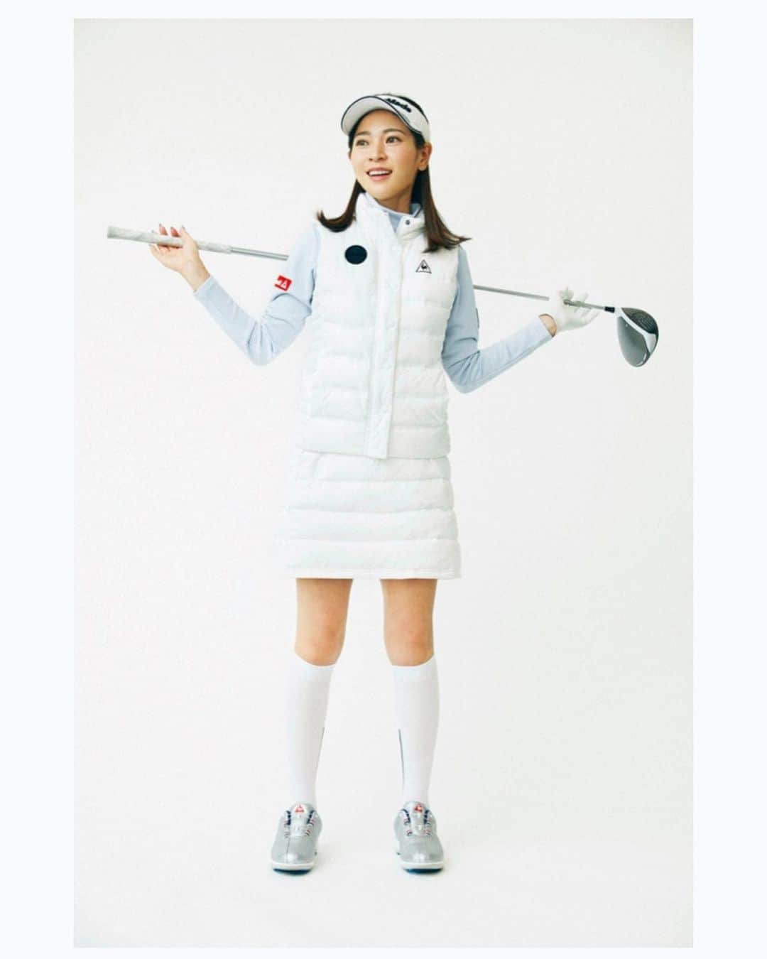 のインスタグラム：「* Le Coq秋冬ウェア🍂⛄️ ちゃんとした写真あったので載せます🏌🏻 動きやすくてあったかい‼︎ 寒がりなわたしにぴったりのLe Coqのゴルフウェア😊 . . . #秋冬コーデ #秋冬ファッション #もこもこアウター #ホワイトコーデ #instagolf  #golf  #lpga #女子プロゴルファー #女子ゴルフ  #ゴルフ女子 #とちテレ #興和 #ゴルフ #インスタゴルフ #ゴルフコーデ  #골프 #高尔夫 #テーラーメイド #TaylorMade #ルコック #コーワ #バンテリン #豆蔵 #lecoqsportif」