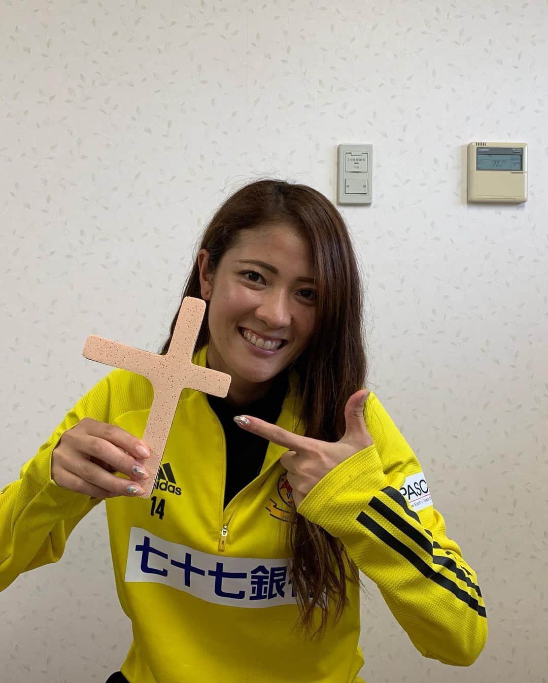國武愛美さんのインスタグラム写真 國武愛美instagram アシカラ改善院 の染谷先生より フットプラスいただきました 実際にオンラインでのトレーニングもしていただきました 指ってこんなにも使えてなかったんだ ってことが1発でわかる これを使っての
