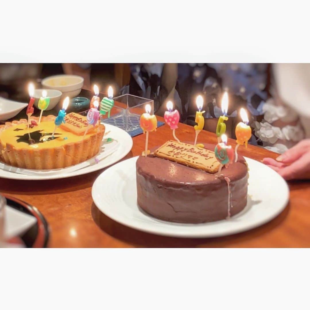布川桃花さんのインスタグラム写真 - (布川桃花Instagram)「8月は家族の誕生日ラッシュ🎂﻿ ﻿ 母と兄とはご飯を食べに行ってお祝いして﻿ 父にはお家でクリームシチューを作りました🙂﻿ ﻿ 1枚目のケーキは豆乳ヨーグルトと米粉、﻿ クリームチーズでチーズケーキ作ってみたよ❤︎﻿ ﻿ あっという間に9月だ〜🌾」9月2日 20時52分 - momoka_fukawa