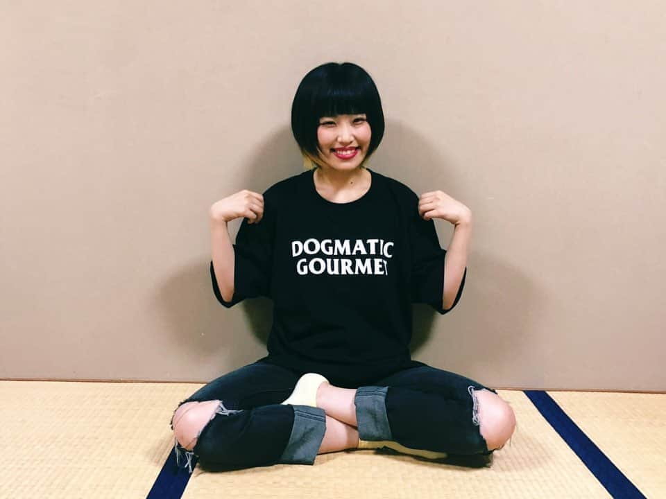 しばたありぼぼさんのインスタグラム写真 - (しばたありぼぼInstagram)「10-FEET ナオキさんのアパレルブランドTシャツ！(XL) かっこよ。着やす。最高です。 #dogmaticgourmet」9月2日 20時58分 - shibata_aribobo