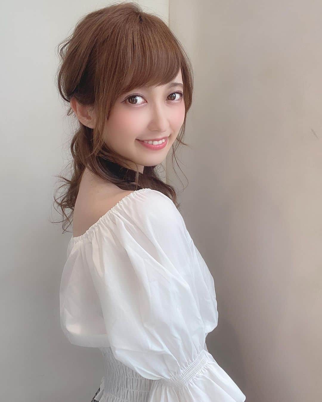 佐々木舞音のインスタグラム：「. ハーフアップすき🍒 . #サロモ#サロンモデル #ハーフアップ #前髪カット#ヘアアレンジ  #miia #渋谷 .」