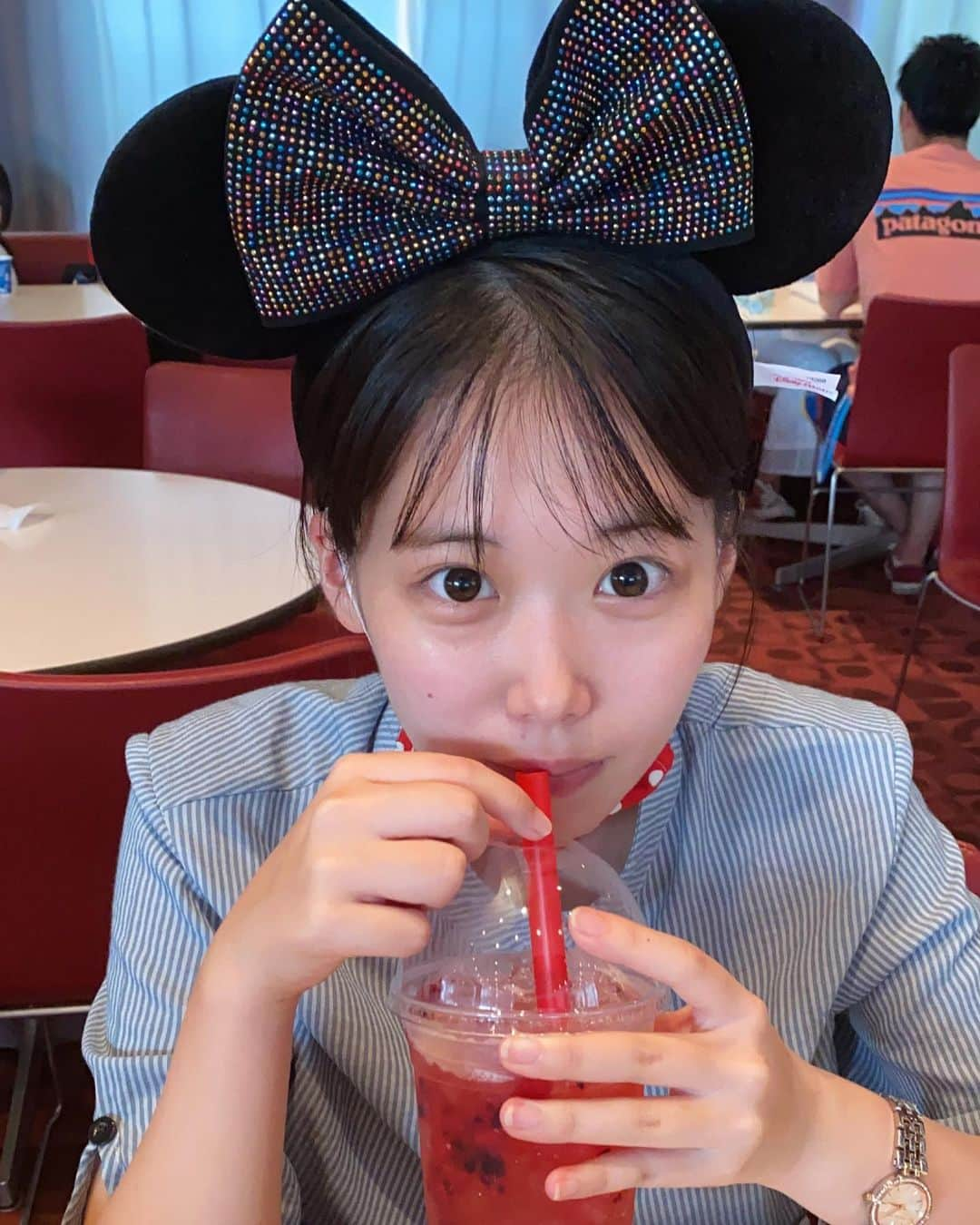 杉山まひろさんのインスタグラム写真 - (杉山まひろInstagram)「ディズニーでタピオカ😽  #disneyland」9月2日 21時09分 - _mahirosugiyama_