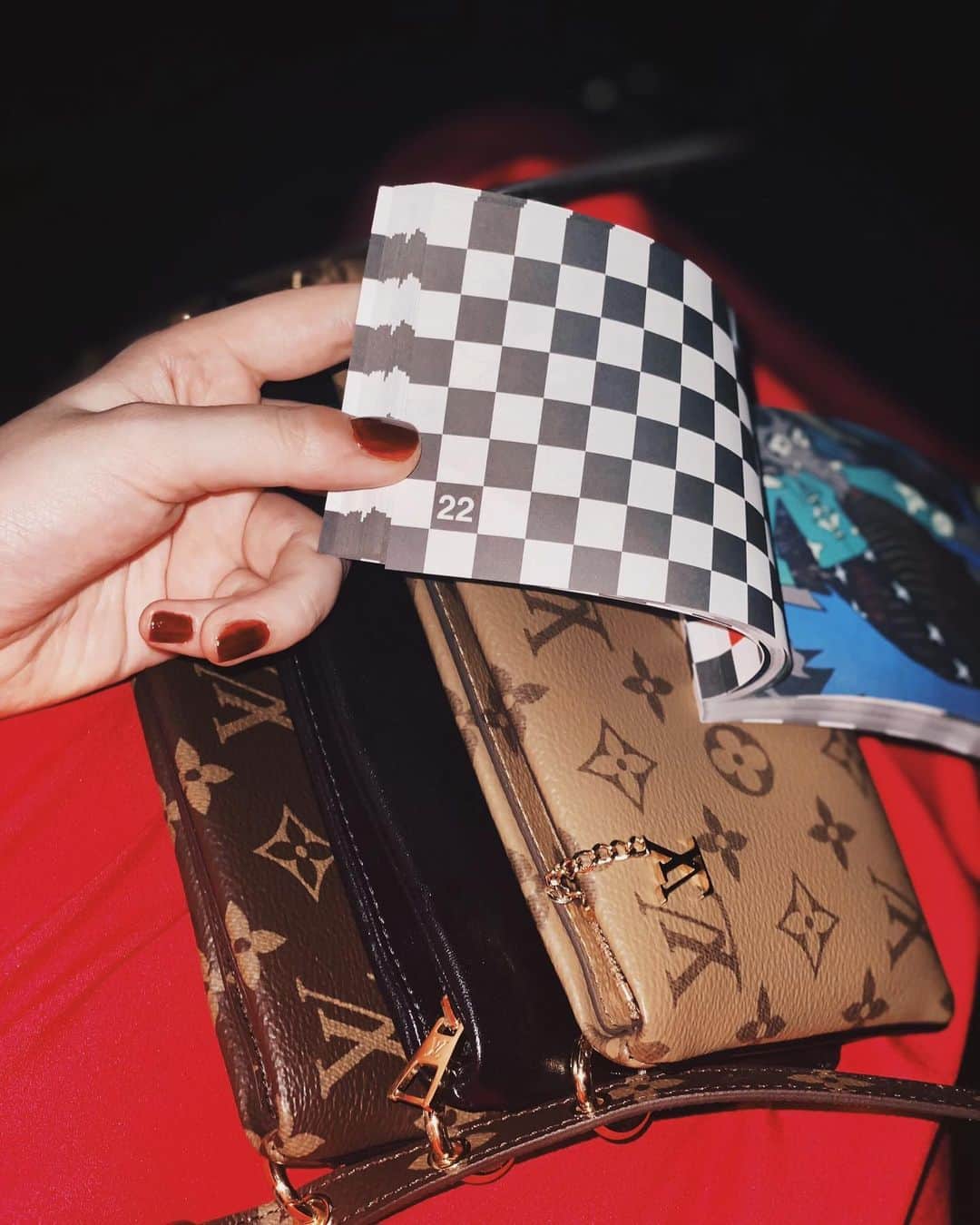 小嶋陽菜さんのインスタグラム写真 - (小嶋陽菜Instagram)「🐉🦆🐱#LouisVuitton #LVMenSS21」9月2日 21時31分 - nyanchan22