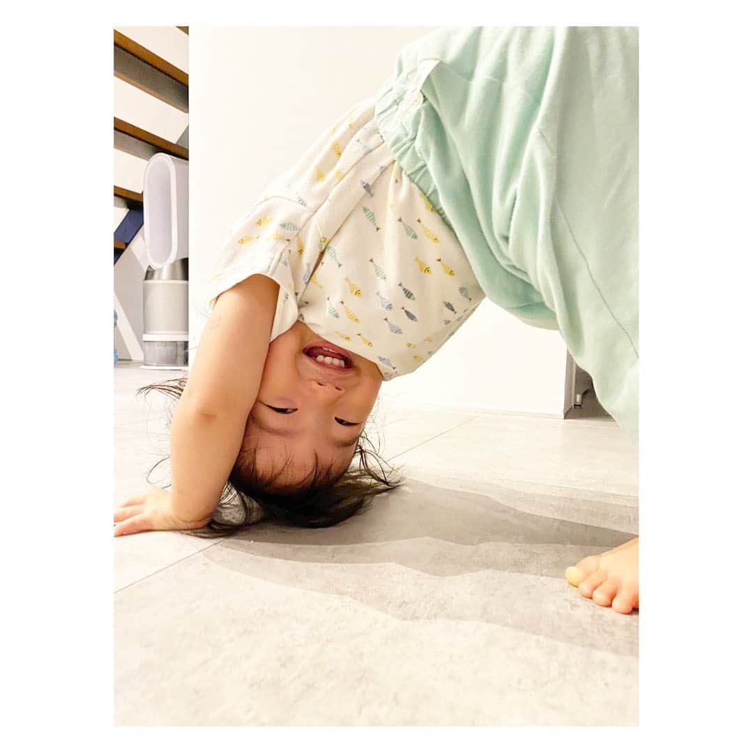 のインスタグラム：「疲れも吹き飛ぶ息子の笑顔✨ ・・・・・・・・・・・・・・・・・・・・ #Jr #son #family #smile #KESHIKI #息子 #こどものいる暮らし #1歳6ヶ月 #笑顔 #パジャマ #景色 #柏木景色」
