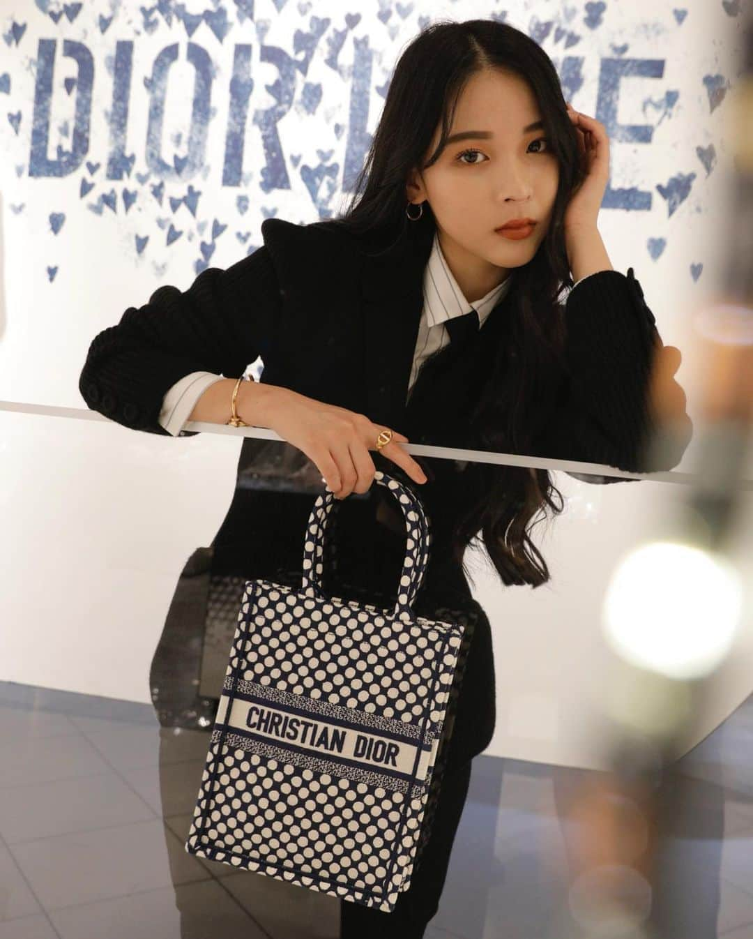 ミチさんのインスタグラム写真 - (ミチInstagram)「💙🤍 Dior x Isetan 💙🤍  @dior  #Dior #DiorIsetan」9月2日 21時39分 - mi0306chi